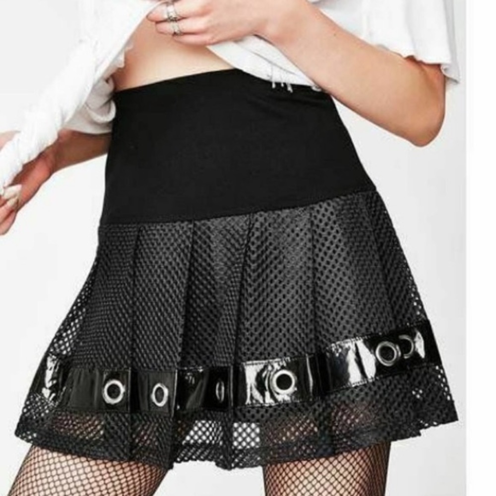 Nwot Tripp NYC Pleated Mesh Grommet Mini Skirt Size M - Picture 2 of 10